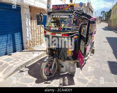 Chivay, Pérou - 26 septembre 2018 : pousse-pousse automatique à Chivay, dans le sud du Pérou Banque D'Images