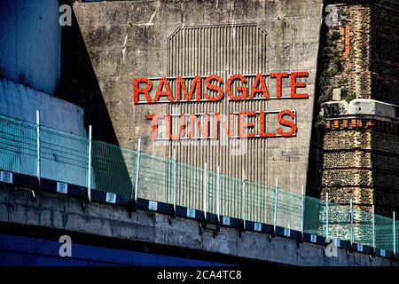 Nouvelle signalisation pour les tunnels Ramsgate Banque D'Images