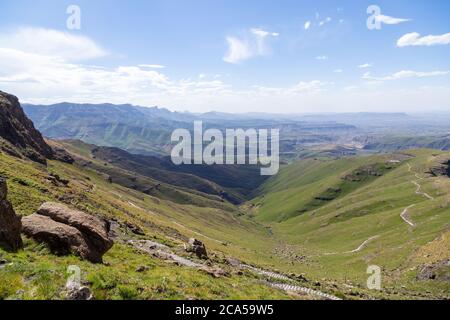 Panorama sur la randonnée Sentinel Peak, parc national Royal Natal, KwaZulu-Natal, Afrique du Sud Banque D'Images