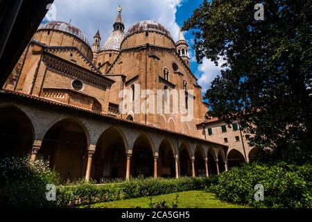 Italie, Venetia, Padoue, Basilique Saint-Antoine, cloître Banque D'Images