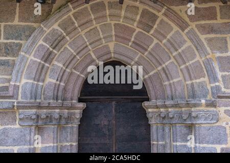 France, Corrèze, Limousin, Parc naturel régional de Millevaches (Parc naturel régional de Millevaches), Chavanac, église de la Nativite de Saint Jean Ba Banque D'Images