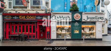 Vue sur la façade et le restaurant, Galway City, comté de Galway, Irlande Banque D'Images