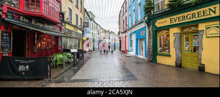 Vue sur la façade et le restaurant, Galway City, comté de Galway, Irlande Banque D'Images