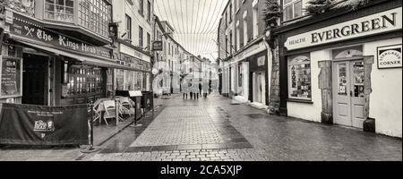 Vue sur la façade et le restaurant, Galway City, comté de Galway, Irlande Banque D'Images