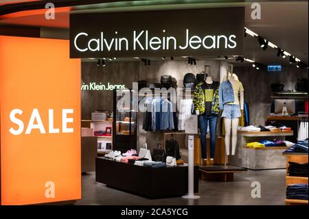 Hong Kong, Chine. 27 juillet 2020. La marque multinationale américaine de mode Calvin Klein Jeans magasin à Hong Kong. Crédit : SOPA Images Limited/Alamy Live News Banque D'Images