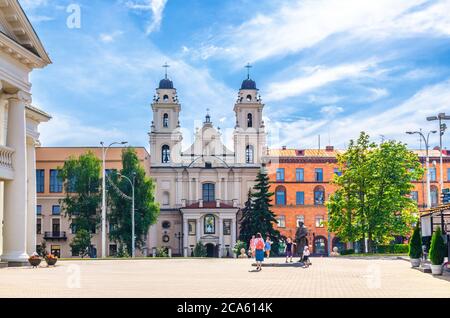 Minsk, Bélarus, 26 juillet 2020 : Cathédrale du Saint-Nom de la Vierge Marie Église catholique romaine Bâtiment de style baroque sur la place de la liberté Svabody dans le centre historique de la ville haute-ville Banque D'Images