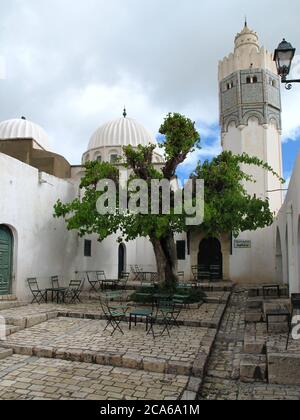 VILLE DE LE KEF DANS LE NORD DE LA TUNISIE. VUE PANORAMIQUE SUR LA MOSQUÉE. Banque D'Images