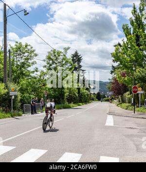 Bourgoin-Jallieu, France - 07, mai 2017 : le cycliste allemand Johannes Frohlinger de Team Sunweb à cheval pendant la phase d'essai 4 du Criterium du D. Banque D'Images