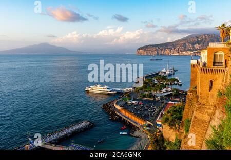 Italie, Campanie, Sorrente - 16 août 2019 - vue depuis une terrasse à Sorrente Banque D'Images