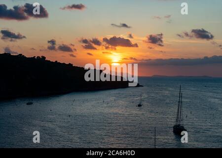 Italie, Campanie, Sorrente - 16 août 2019 - le coucher de soleil magique vu de Sorrente Banque D'Images