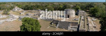 Ruines de la ville maya post-classique de Mayapan, Yucatan, Mexique. Banque D'Images