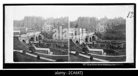 Ferrier P.F. Et Soulier, J. Lévy SR No. 949 vue de l'Earthen Mound à Édimbourg/Edinborough. Le Mound est une pente artificielle dans le centre d'Édimbourg, en Écosse, qui relie les villes nouvelles et anciennes d'Édimbourg. La construction du Earthen Mound, comme on l'appelait à l'origine, a commencé en 1781 et elle a été prolongée au fil des années jusqu'en 1830, elle a été macadamisée et paysagée de sorte qu'elle paraissait plus ou moins complète. Photographie stéréo sur plaque de verre vers 1865. Banque D'Images