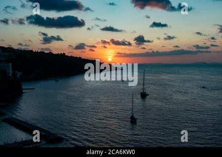 Italie, Campanie, Sorrente - 16 août 2019 - le coucher de soleil suggestif à Sorrente Banque D'Images