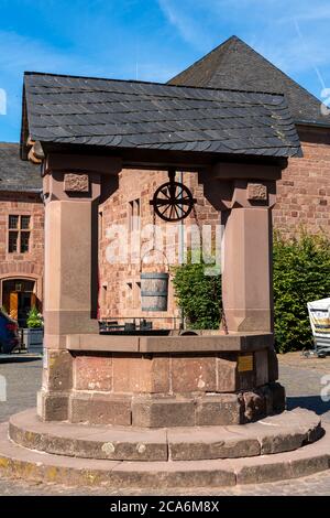 Dessinez bien le château de Nideggen, au-dessus de la vallée de la Rur, Bergfried, Eifel, NRW, Allemagne, Banque D'Images