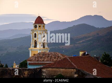 TRINIDAD, CUBA - VERS JANVIER 2020 : clocher du couvent Saint François d'Assise à Trinidad Banque D'Images