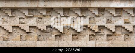 Détail des panneaux en pierre sur le Palais dans les ruines de la ville de Zapotec de Mitla à Oaxaca, Mexique. Un site classé au patrimoine mondial de l'UNESCO. Banque D'Images