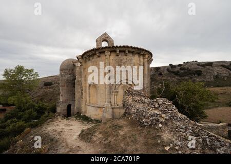 Chevet de l'ermitage roman de Santa Cecilia à Vallespinoso de Banque D'Images