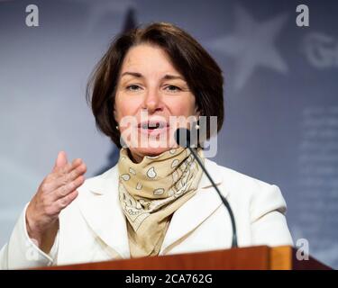 La sénatrice Amy Klobuchar (D-MN) prend la parole à la conférence de presse hebdomadaire du Sénat démocratique. Banque D'Images