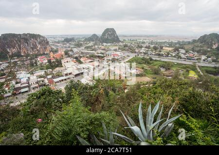 Da Nang / Vietnam - 15 janvier 2020 : magnifique paysage pittoresque des montagnes de marbre Banque D'Images