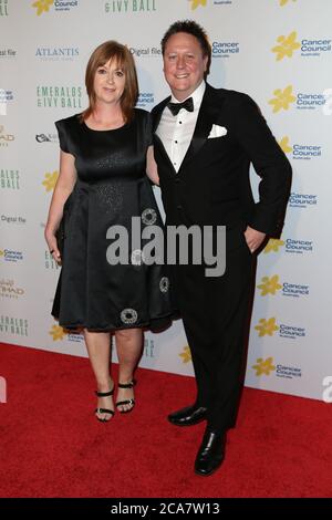 Sydney, Australie. 9 octobre 2015. L'ambassadeur du Conseil du cancer et le propriétaire/chef de Burch and Purchese, Darren Purchese et la femme Cath Claringbold arrivent Banque D'Images