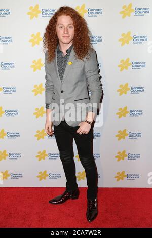 Sydney, Australie. 9 octobre 2015. Le candidat au X Factor Jimmy Davis arrive sur le tapis rouge au cancer Council Australia's Emeralds & Ivy ball à Sydn Banque D'Images