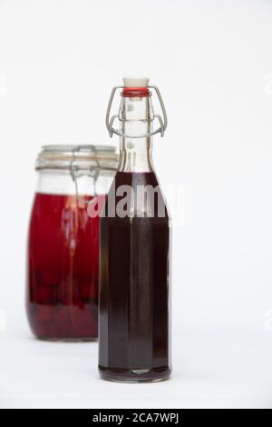 Kvass de betteraves maison. Boisson probiotique fermentée à base de betteraves Banque D'Images