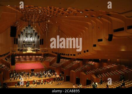 À l'intérieur de la salle de concert de l'Opéra de Sydney. Le bâtiment le plus célèbre d'Australie, l'Opéra de Sydney, a ouvert ses portes au public. Banque D'Images
