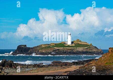 Phare de Godrevy dans la baie St ives cornwall, on dit que ce phare a été l'inspiration de Virginia Woolf pour son roman, le phare Banque D'Images