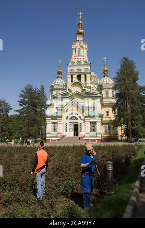 Cathédrale orthodoxe russe de Zenkov dans le parc Panfilov (parc commémoratif de gloire), Almaty, Kazakhstan Banque D'Images