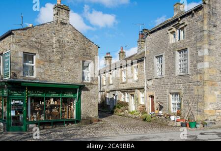 Chamber End Fold, une petite rue pavée dans le village de Dales de Grassington, dans le nord du Yorkshire Banque D'Images