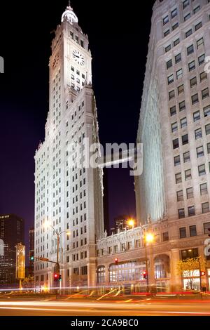 Centre-ville, Chicago, Illinois, États-Unis - VUE nocturne du Wrigley Building, Michigan Avenue. Banque D'Images