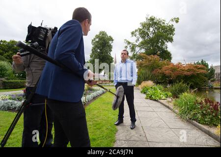 Forres, Écosse, Royaume-Uni. 5 août 2020. Photo : Douglas Ross, député, nouveau chef du Parti conservateur et unioniste écossais, après que l'ancien chef, Jackson Carlaw MSP, a démissionné la semaine dernière, jeudi après-midi, 30 juillet 2020. Crédit : Colin Fisher/Alay Live News Banque D'Images
