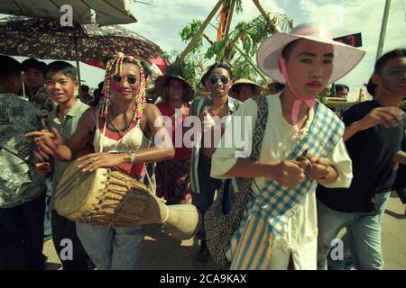 Le festival traditionnel de la fusée Buon Bang Fai dans la ville de Vientiane au Lao, au sud du Lao. Lao, Vientiane, mai 1996 Banque D'Images