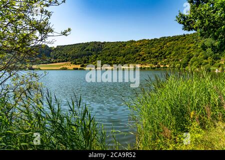 Meerfelder Maar, Vulkaneifel, lac vulcanique, Eifel, Rhénanie-Palatinat, Allemagne, Banque D'Images