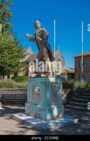 Thomas Paine, vue de la statue de l'radical politique et philosophe Thomas Paine situé dans King Street, Thetford, Norfolk, Angleterre, Royaume-Uni. Banque D'Images