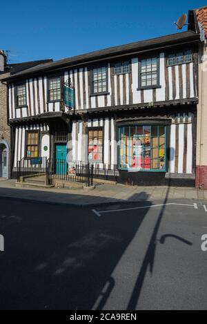 Maison ancienne de Thetford, vue sur le musée de la maison ancienne - une maison médiévale dans laquelle la vie locale de Norfolk des siècles passés est exposée dans chaque chambre. Banque D'Images