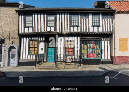 Maison antique de Thetford, vue sur le musée de la maison antique - une maison médiévale dans laquelle la vie locale de Norfolk des siècles passés est exposée dans chaque chambre. Banque D'Images