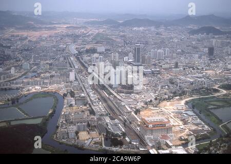 SHENZHEN, CHINE EN 1986, UNE FRACTION DE SA TAILLE ACTUELLE. Banque D'Images