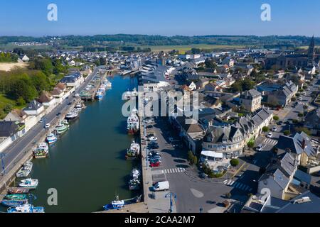 Vue aérienne de la ville de Port-en-Bessin et de son port. Saint-Martin est une commune française, située dans le département du Calvados et la région Basse-Normandie Banque D'Images