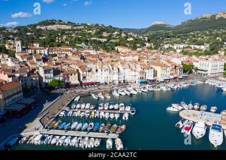 Vue aérienne de Cassis, un village de pêcheurs situé près de Marseille Banque D'Images