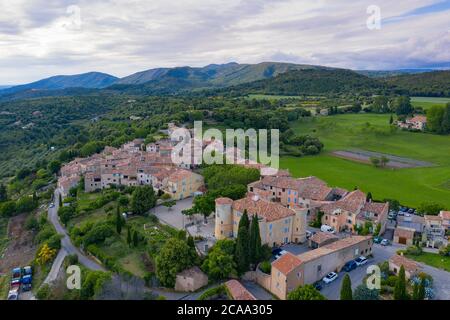 France, Var, vue aérienne de Tourtour, village dans le ciel, étiqueté les plus Beaux villages de France (les plus beaux villages de France) Banque D'Images