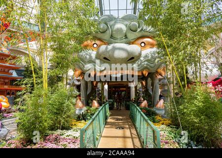 Las Vegas, le 2 AOÛT 2020 - vue intérieure du conservatoire du Bellagio et des jardins botaniques Banque D'Images