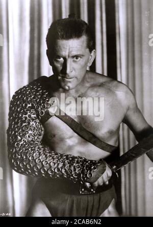 Le film de l'acteur américain Kirk Douglas dans le film hollywoodien de 1960, 'Spartacus'. Douglas est né en 1918 Banque D'Images