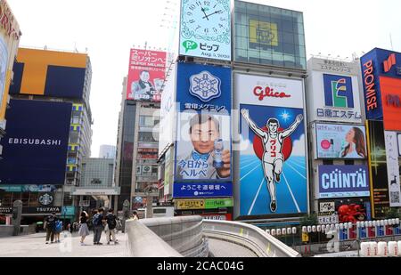 Osaka, Japon. 5 août 2020. Cette photo montre la zone de divertissement d'Osaka Namba à Osaka le mercredi 5 août 2020. Le 5 août, 196 personnes ont été infectées par le nouveau coronavirus à Osaka. Credit: Yoshio Tsunoda/AFLO/Alay Live News Banque D'Images