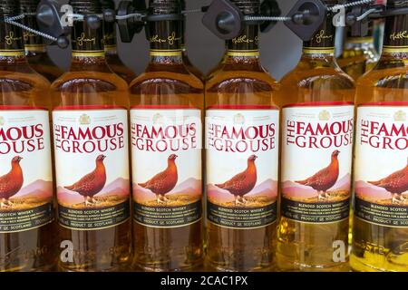 Tyumen, Russie-01 août 2020 : bouteille du célèbre Grouse, une marque de whisky écossais mélangé. Banque D'Images