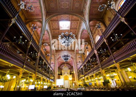 Intérieur de la Grande Synagogue de la rue Dohány, à Budapest - Hongrie - Banque D'Images