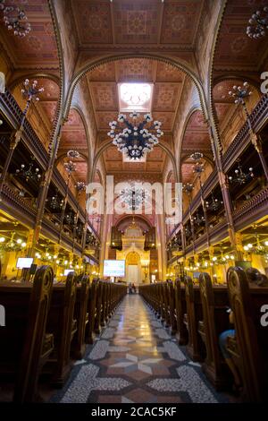 Intérieur de la Grande Synagogue de la rue Dohány, à Budapest - Hongrie - Banque D'Images