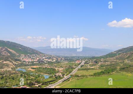 Vue aérienne sur la vieille ville de Mtskheta en Géorgie Banque D'Images