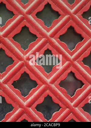 Les fenêtres du bâtiment dans le temple de Shaolin avec architecture détaillée. Le monastère de Shaolin est également connu sous le nom de temple de Shaolin. Dengfeng, Zhengzhou Banque D'Images