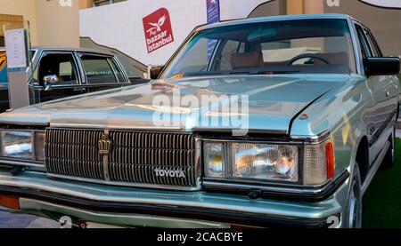 Doha, Qatar: 4 Mars 2020:1983 toyota Crown voiture classique Banque D'Images